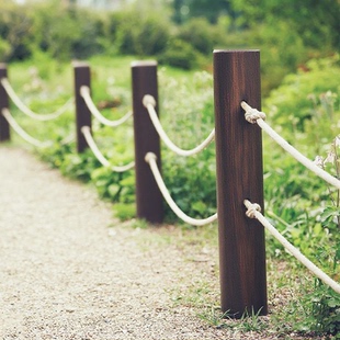 户外景观立柱防腐木栅栏穿绳河道景区池塘小湖木制护栏栏杆木围栏