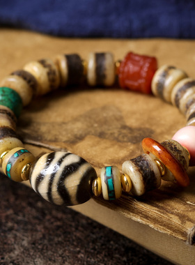 原创设计藏饰牛骨手串文玩虎牙天珠六字箴言转运珠民族风手链