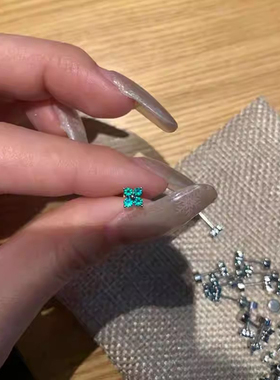 绿色超闪四叶草耳钉女2025新款