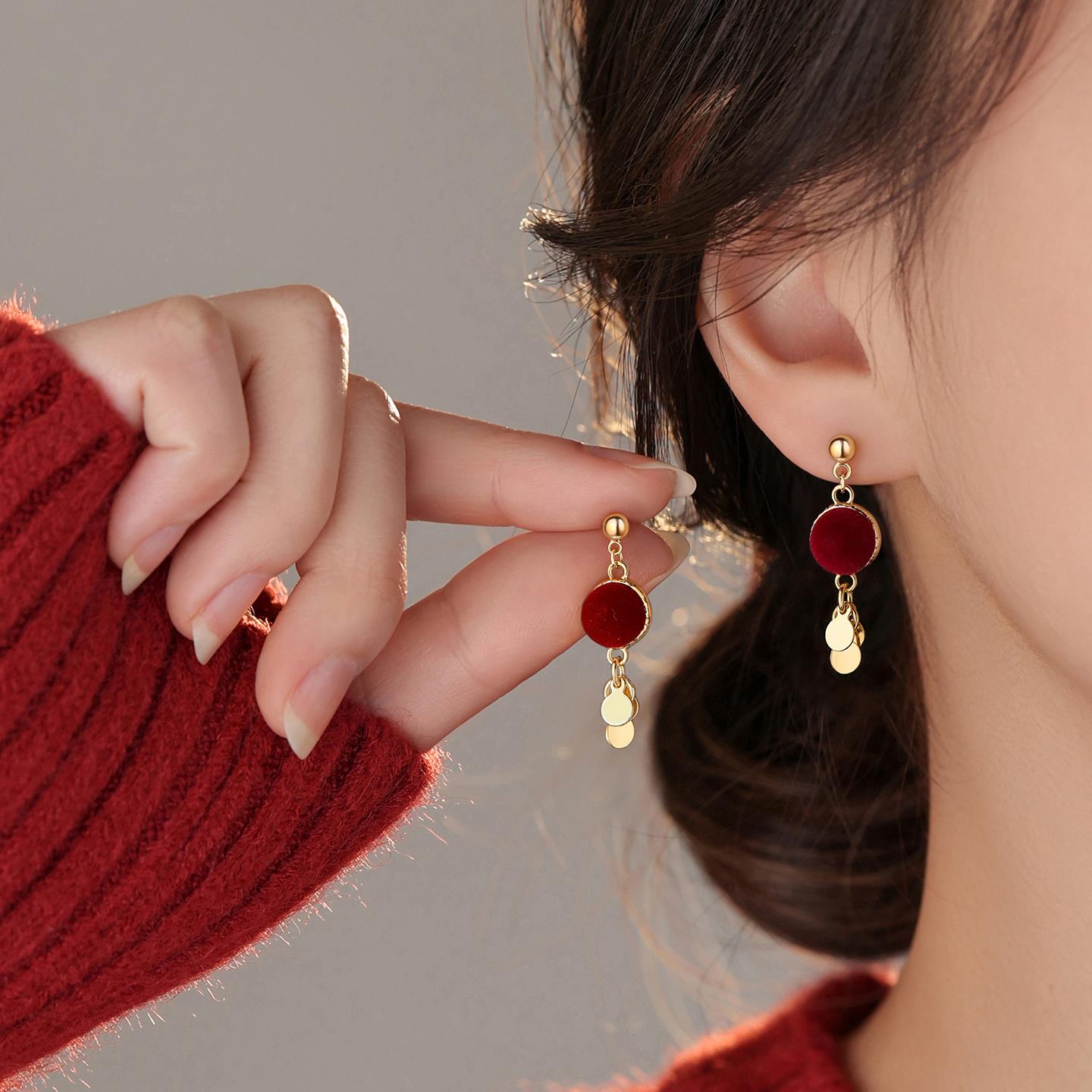红色绒球耳钉2025新款过年耳饰