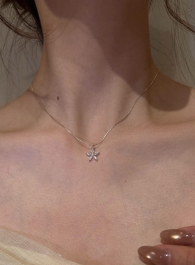 爆闪花瓣吊坠项链女2026新款