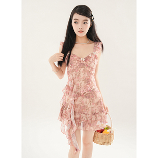 伍斯特郡浪漫 夏季新款法式设计感无袖碎花上衣+半裙度假甜美套装