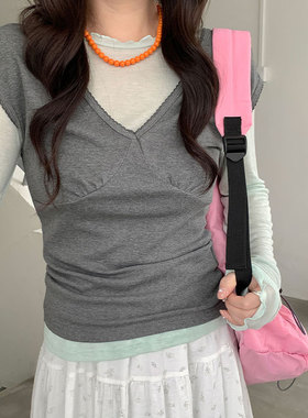 you think 早春2026新款舒适柔软休闲无袖收腰V领上衣设计感T恤女