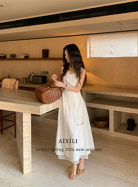 爱西里2026年春季气质简约立体绣花拼接纱无袖收腰显瘦长裙连衣裙