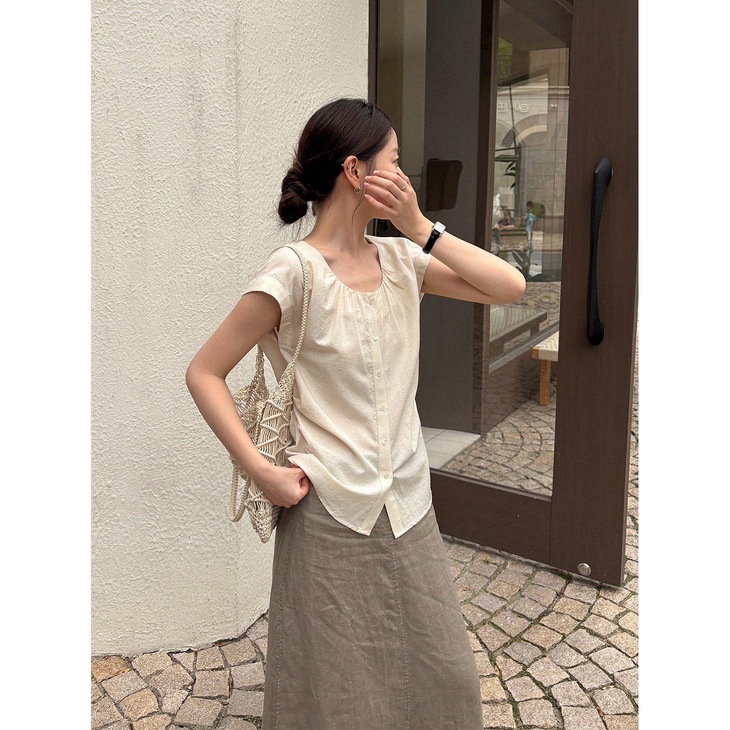 韩迅 低饱和夏日 韩系温柔收褶系带显瘦飞袖衬衫女2026新款26795