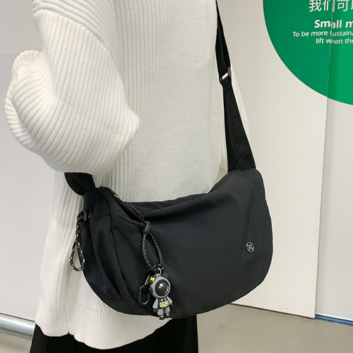 斜挎包轻便休闲单肩包通勤挎包