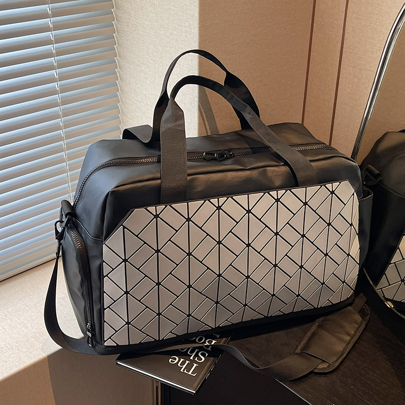 大容量短途旅行包干湿分离