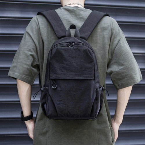 小型双肩包男女小号潮牌迷你轻便通勤学生书包运动短途旅行小背包