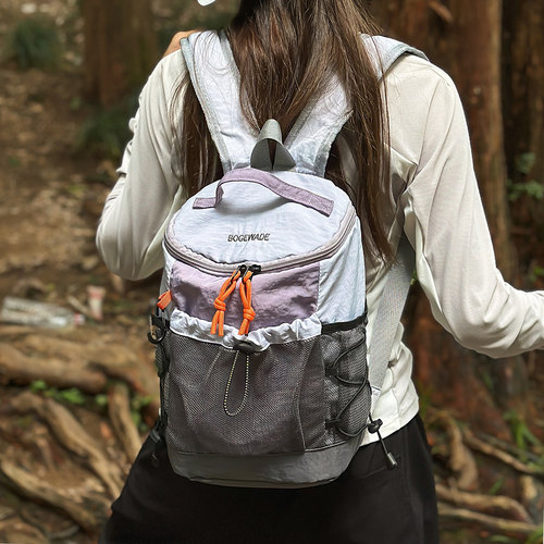 户外徒步登山包旅行双肩包