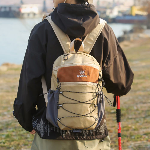 轻便徒步登山包户外双肩包