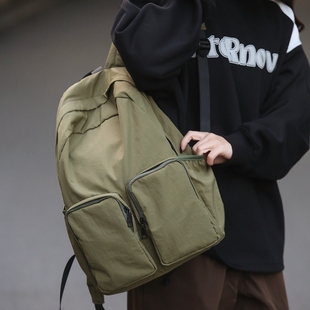 日系休闲双肩包女2025新款轻便旅游旅行背包男款大容量大学生书包