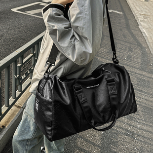 短途旅行包男款潮牌PU皮手提运动健身包训练包出差旅游行李收纳包