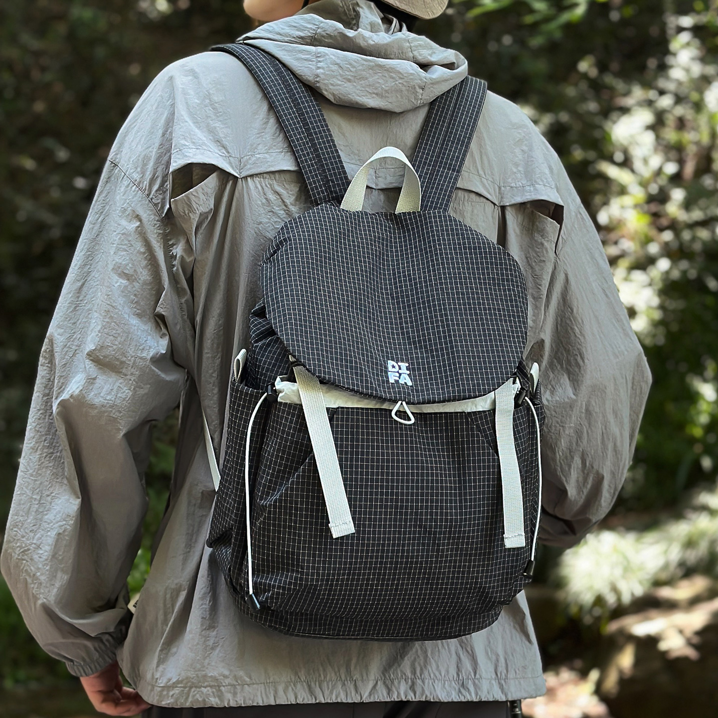 运动登山包徒步旅行背包