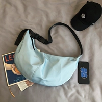 Синий большой ты можешь положить книги A4