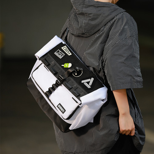 原创斜挎包男潮牌背包