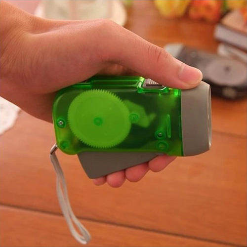 수동식 자가발전 손전등 에너지 절약형 친환경 손전등 휴대용 손전등 3등형 특가 무료배송