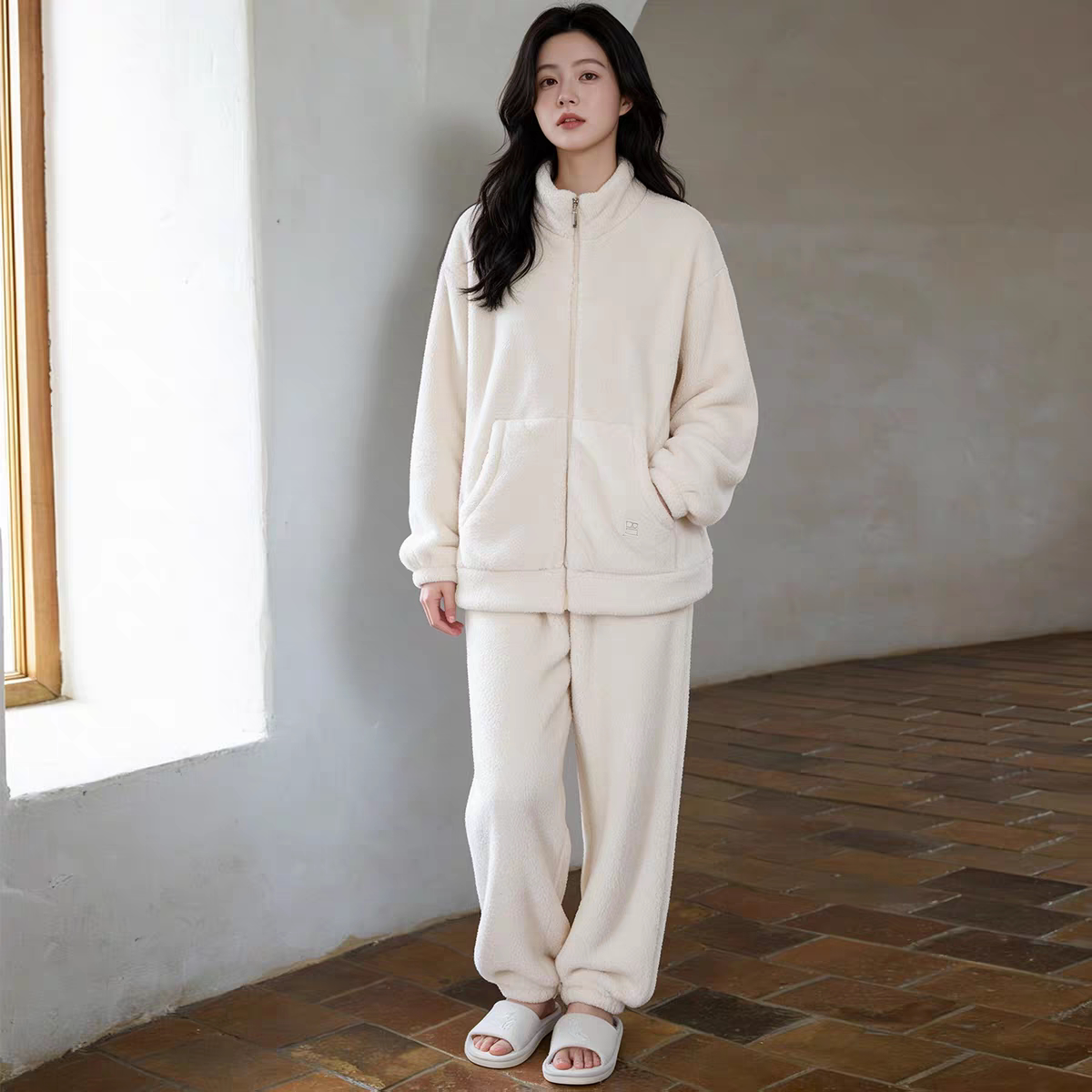 黛梦思睡衣女款秋冬加厚加绒珊瑚绒家居服冬季保暖拉链款立领套装