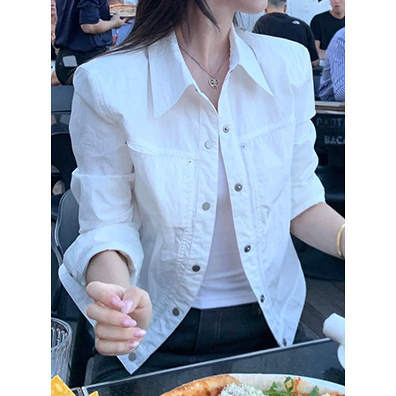 高智感工装翻领女短款夹克开衫春秋季上衣设计纽扣衬衫感外套白色