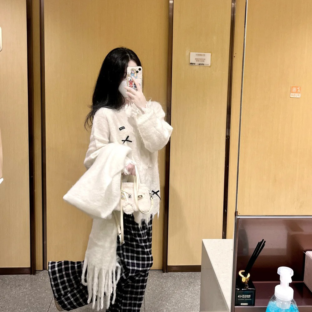 CyNi 设计感蝴蝶结套头圆领毛衣破洞长袖套头上衣针织衫慵懒风甜o