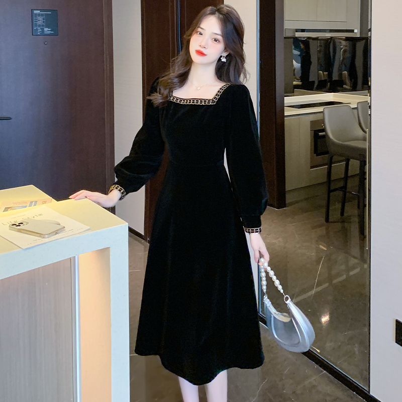 大码法式赫本风金丝绒连衣裙女秋冬胖妹妹显瘦遮肚子复古长裙