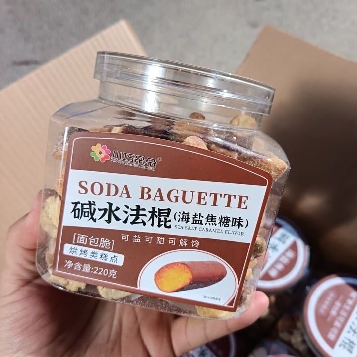 小巧朵朵碱水法棍馍干海盐焦糖藤椒麻辣味酥脆休闲追剧解馋零食