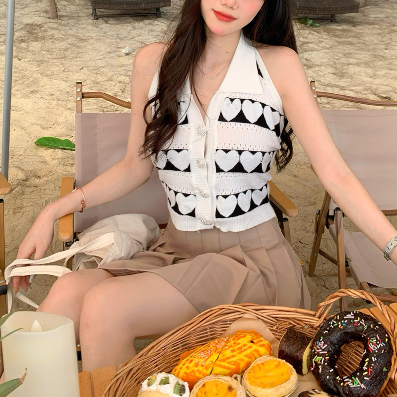 Off the shoulder top design with real price, slim and necked T-shirt + coffee pleated skirt