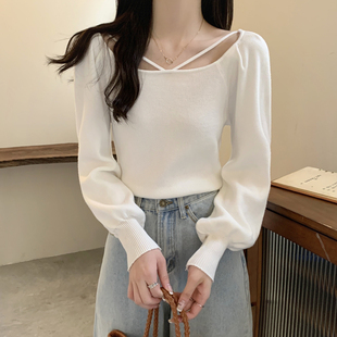 洋气时尚时髦灯笼袖内搭毛衣女打底衫上衣秋冬法式方领长袖针织衫