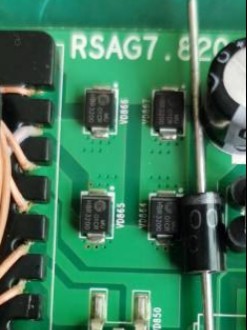 贴片肖特基二极管HBR3200 B320 SS3200整流管3A200V SMB全新直拍