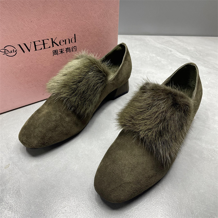 其他低粗跟毛毛鞋子