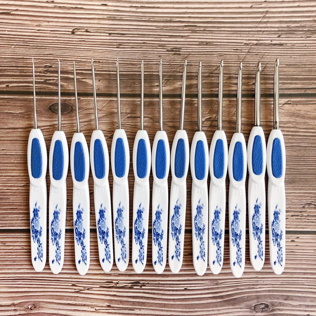 防滑青花手柄不锈钢针头手工打磨钩花编织工具精品潮州钩针全套包