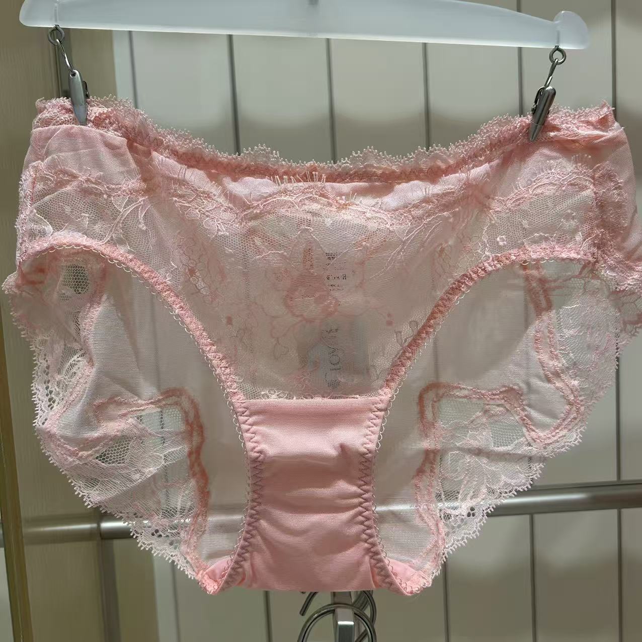 LC22SJ1爱慕高端LA CLVER兰卡文水漾甜心性感蕾丝中腰三角内裤。图片