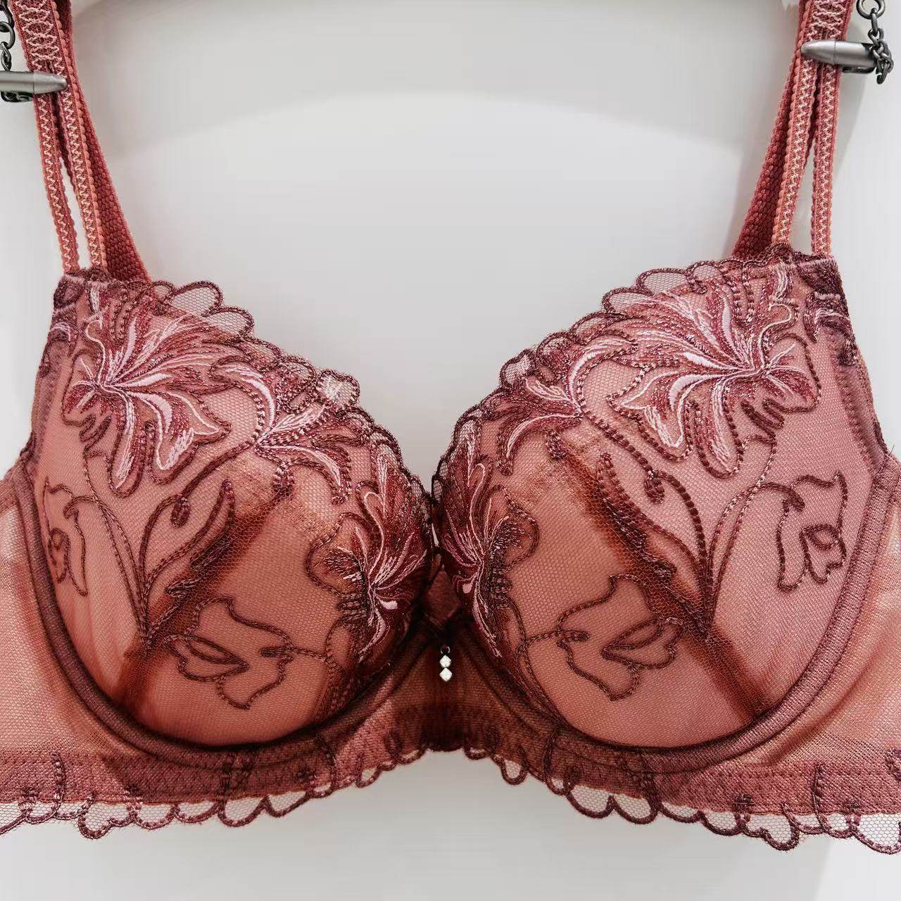 华歌尔WB32F5新品低V聚拢圆润稳定薄杯带钢圈文胸女内衣499