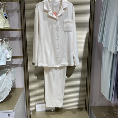 IM46BZV1爱美丽秋冬海岛绒红色睡衣翻领开衫长袖长裤家居服套装