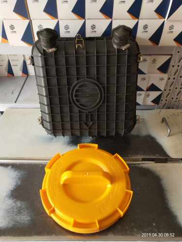 PU2440空滤总成后盖 拖拉机收割机空滤总成黑色后盖 黄色后盖 - 封面