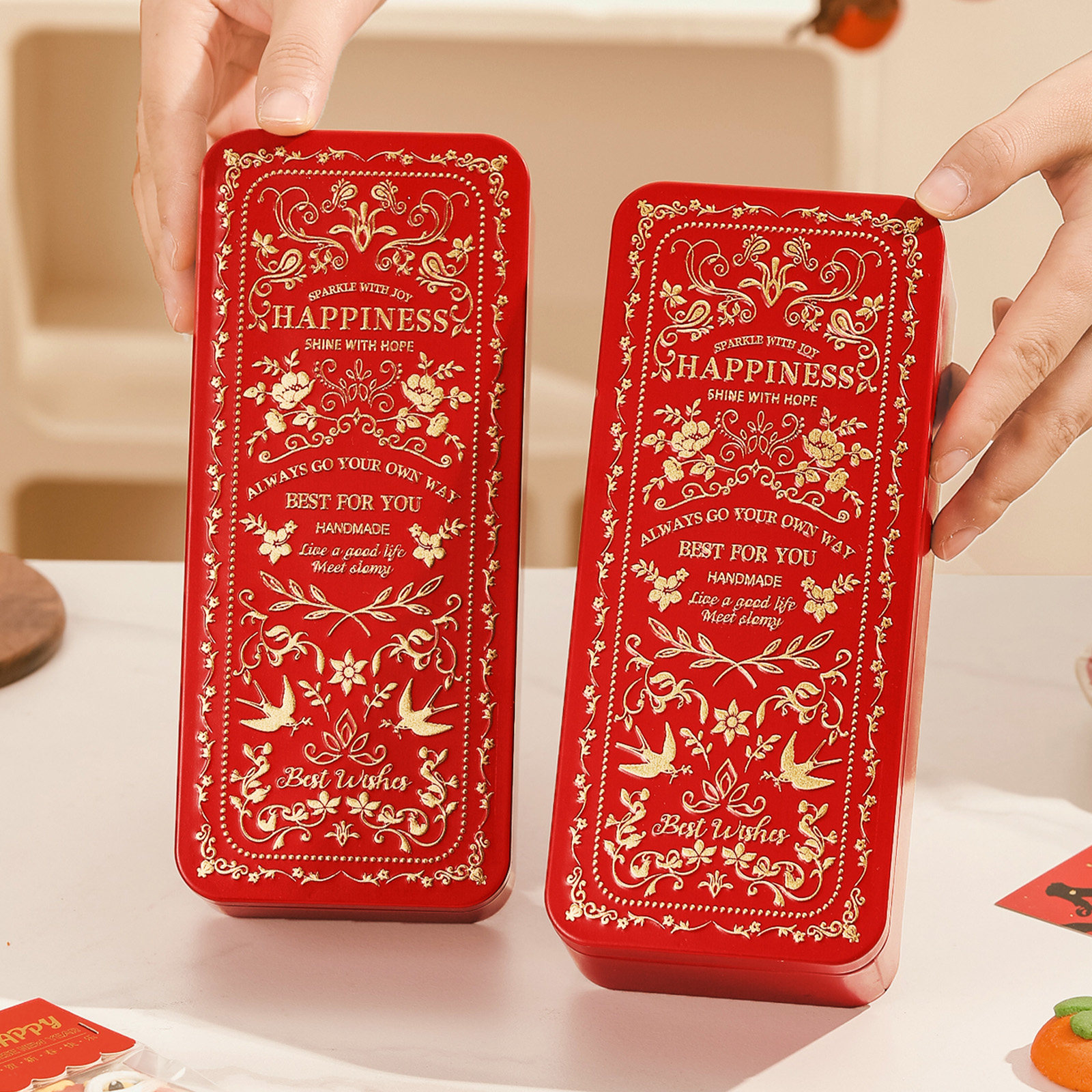 新年圣诞新款红色高档太妃牛扎糖饼干礼盒包装盒高级铁盒礼品盒