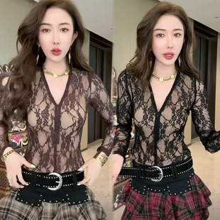 法式蕾丝衫2026秋新款气质V领女神范拉链修身显瘦百搭上衣打底衫