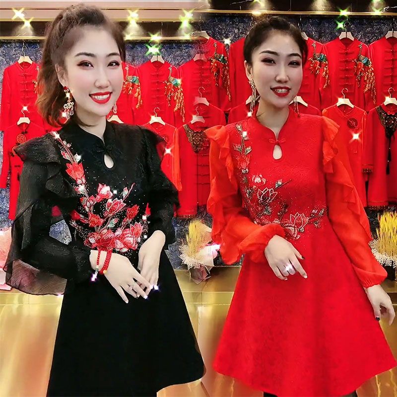 网红中国风旗袍裙女21冬季新款飞边减龄本命年大码绣花蕾丝连衣裙