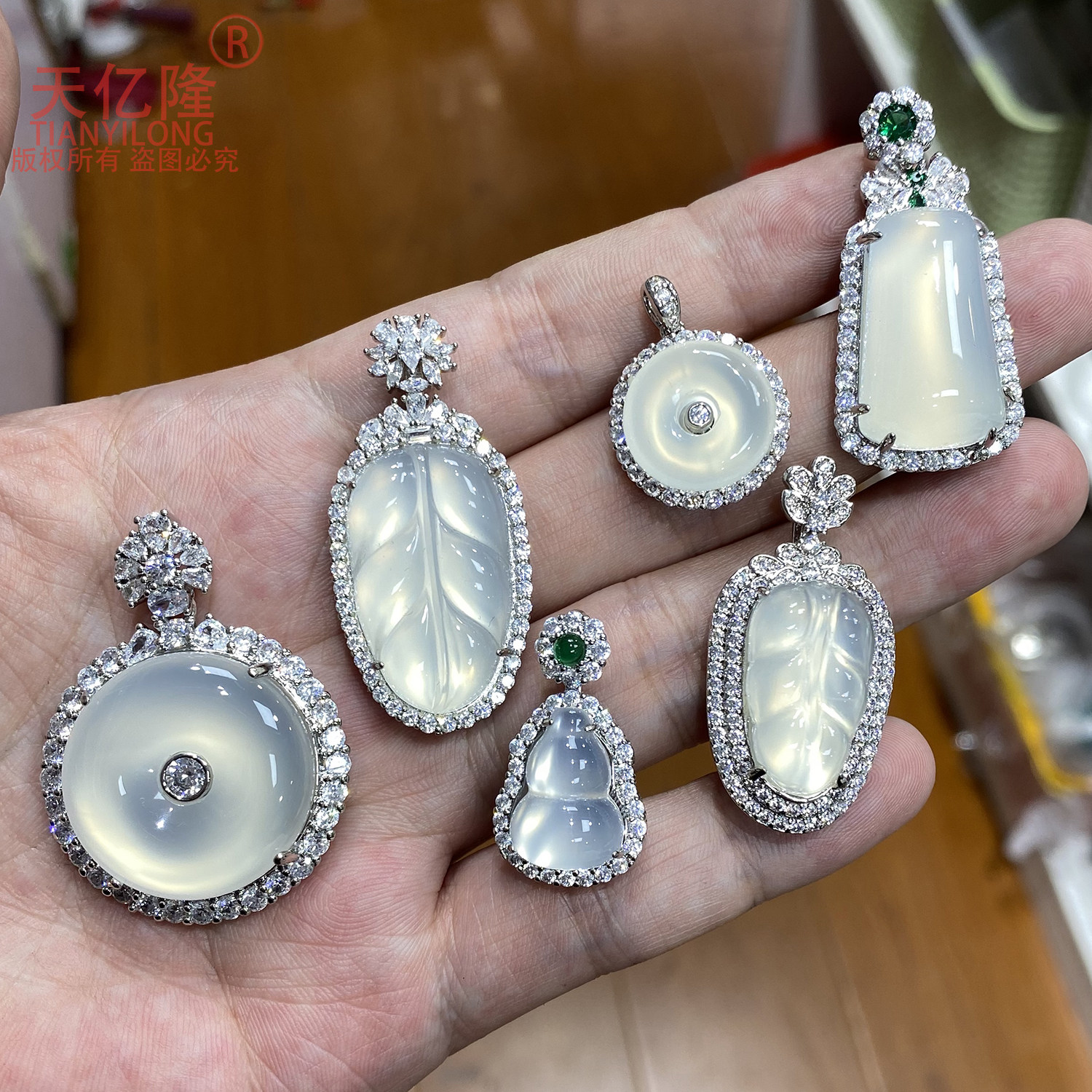 高冰玉髓平安扣吊坠子宝葫芦玉石挂坠女新中式高级感白玛瑙项链子