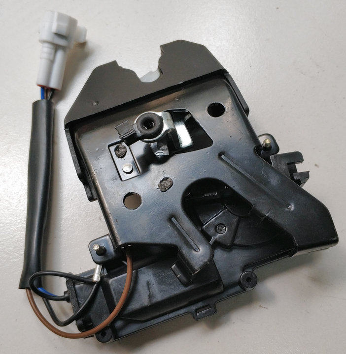 适用吉利帝豪EC7 715 718 RV 后备箱锁 后门尾门锁块后背门锁总成