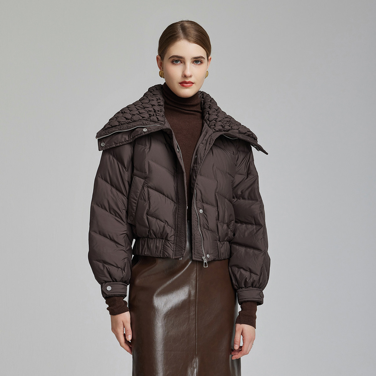 斯尔丽休闲短款羽绒服