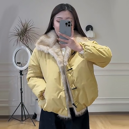 韩系设计感翻领牛角扣棉服外套女