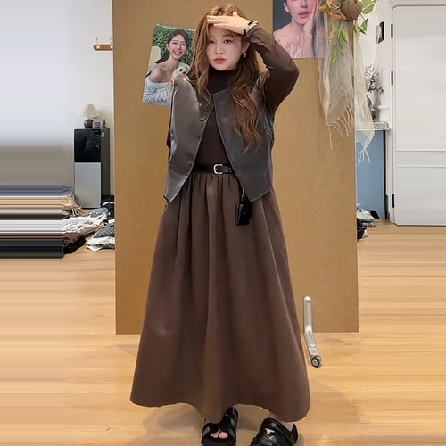 御姐风大码复古PU皮马甲连衣裙女