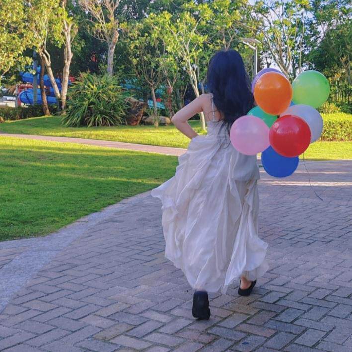 儿童宝宝生日拍照道具小红书户外野餐公园草坪加厚彩色乳胶气球