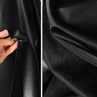 暗黑色流星雨竖纹皮革 复古肌理皮料柔软抗皱微弹皮衣布料 丝光感