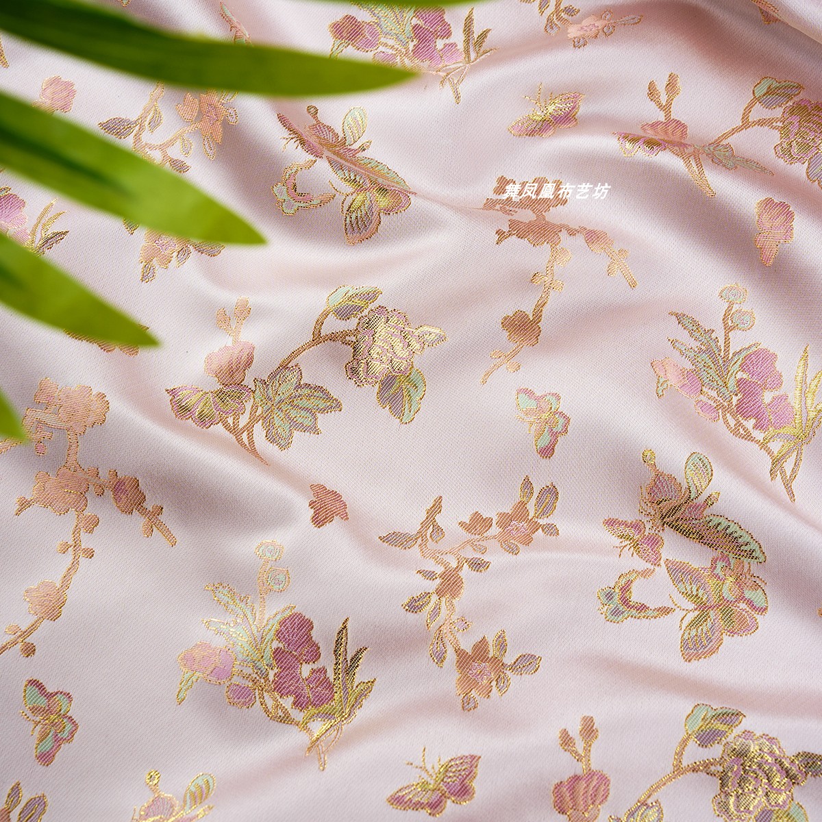 鎏金蝴蝶小花织锦缎织金提花面料
