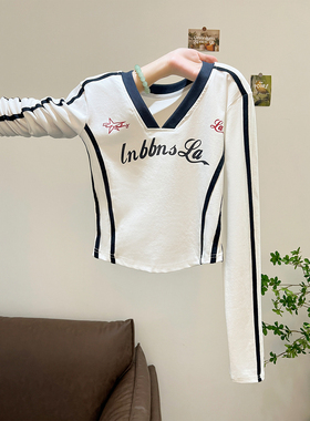 美式辣妹白色v领条纹正肩长袖t恤女秋款修身内搭打底衫短款上衣