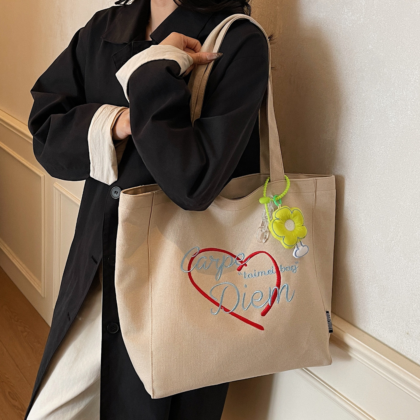 高颜值字母休闲女生单肩包轻便女士购物袋大容量百搭手提包托特包