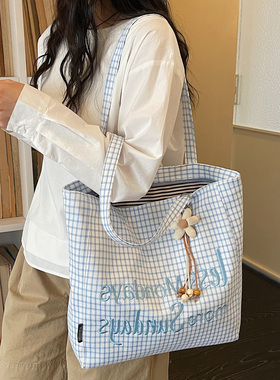 新款文艺风格子条纹单肩包女学生逛街收纳袋大容量字母刺绣手提包