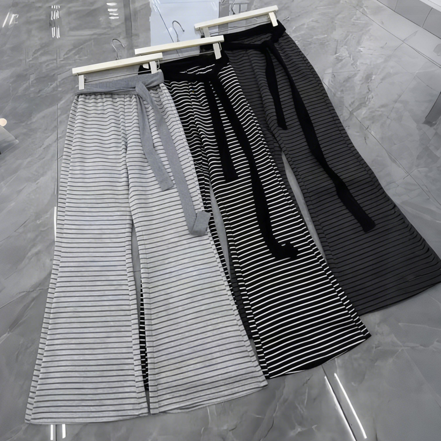 绑带高腰条纹阔腿裤女春季宽松显瘦慵懒软糯百搭横条微喇叭裤长裤