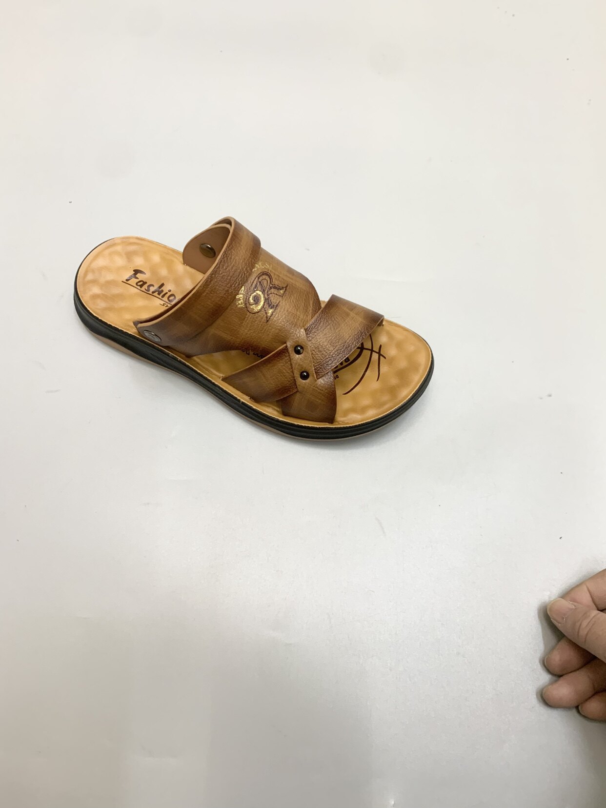 男士凉鞋夏季真皮休闲沙滩鞋防滑软底男两用凉拖鞋夏天中年爸爸鞋